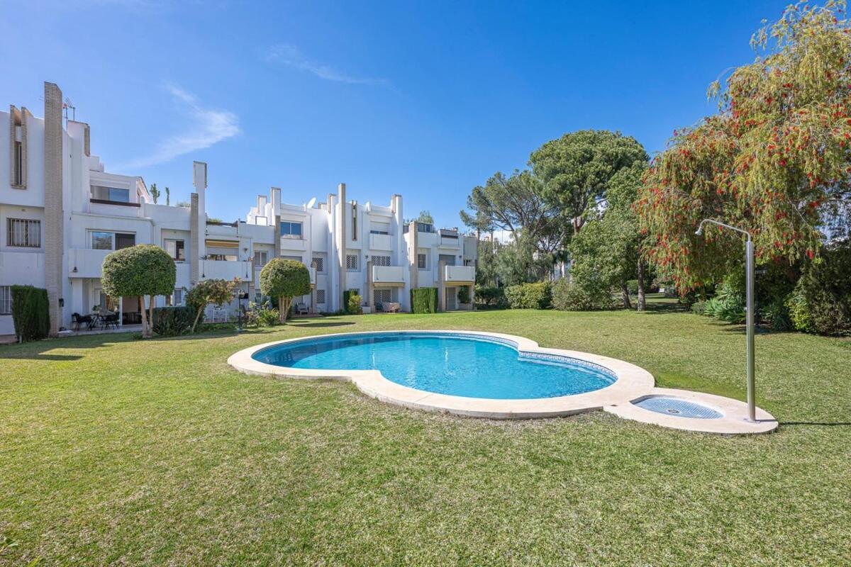 Holiday home Charming Townhouse With Pool In Nueva Andalucia Marbella