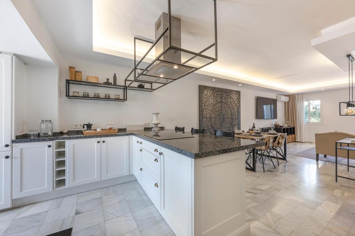 Charming Townhouse With Pool In Nueva Andalucia Сasa de vacaciones