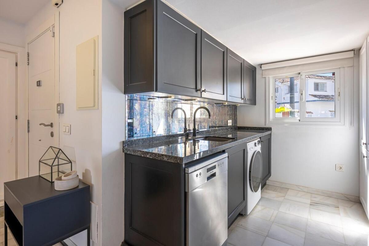 Charming Townhouse With Pool In Nueva Andalucia