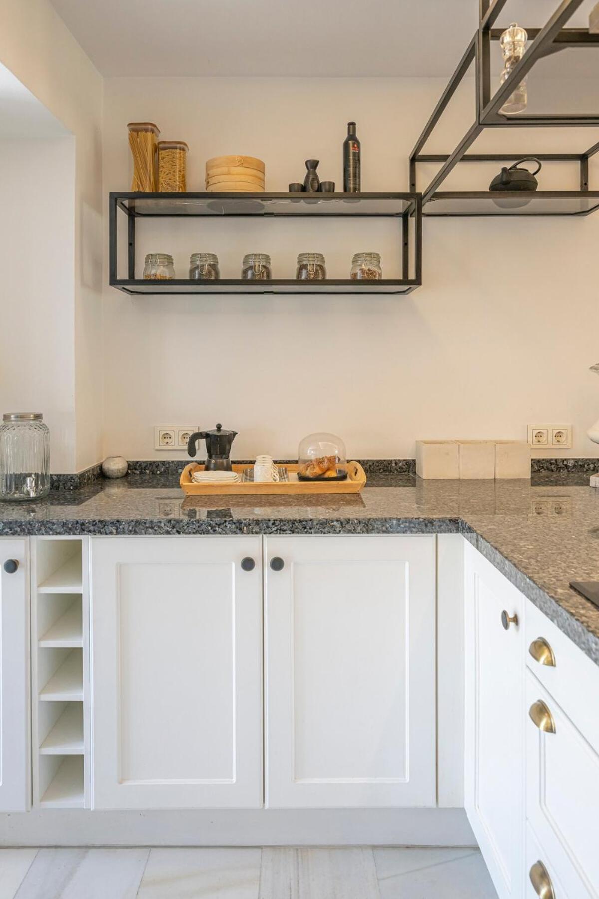 Charming Townhouse With Pool In Nueva Andalucia Marbella